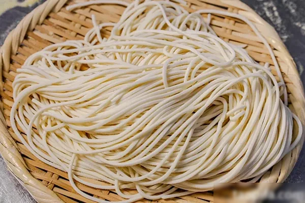 面食房鲜面条技术-爱尚配方网